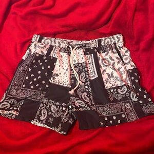 Hanker chief print shorts
